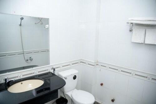 Ha Trinh Hotel — 3