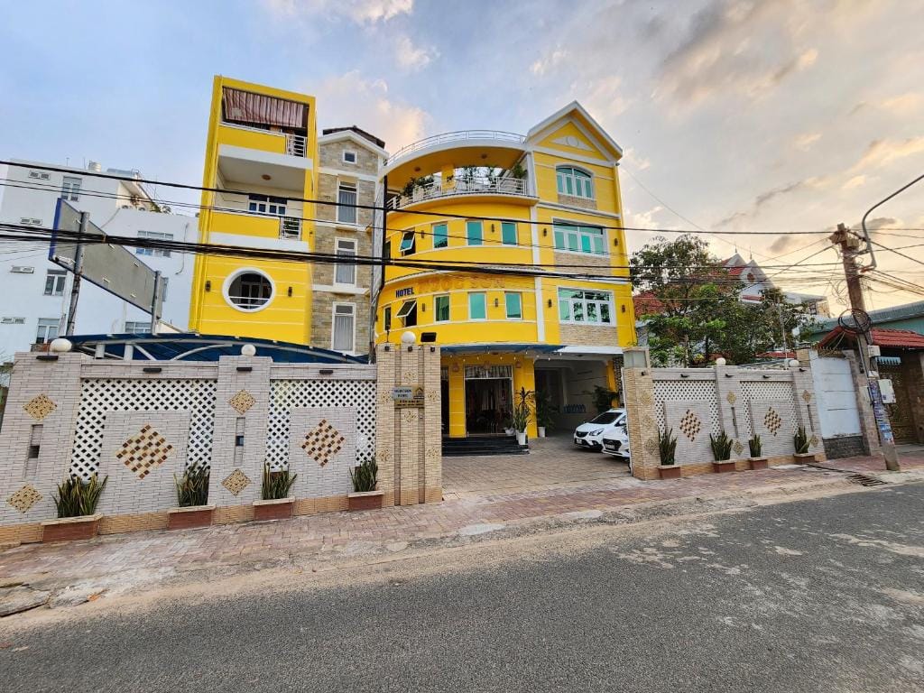Ngoc Son Hotel — 1
