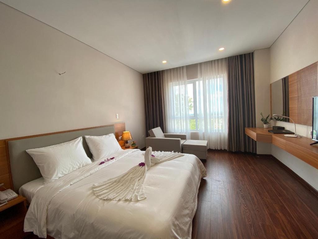 Elephants Hotel — 2