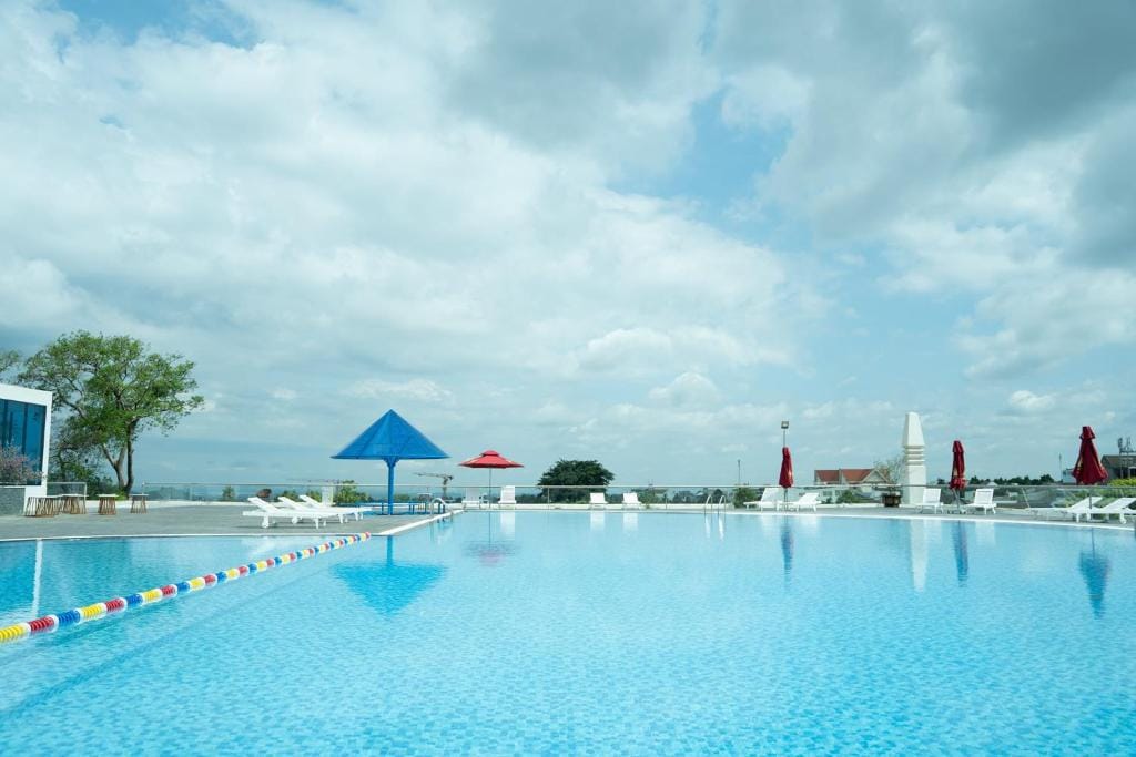 Elephants Hotel — 4