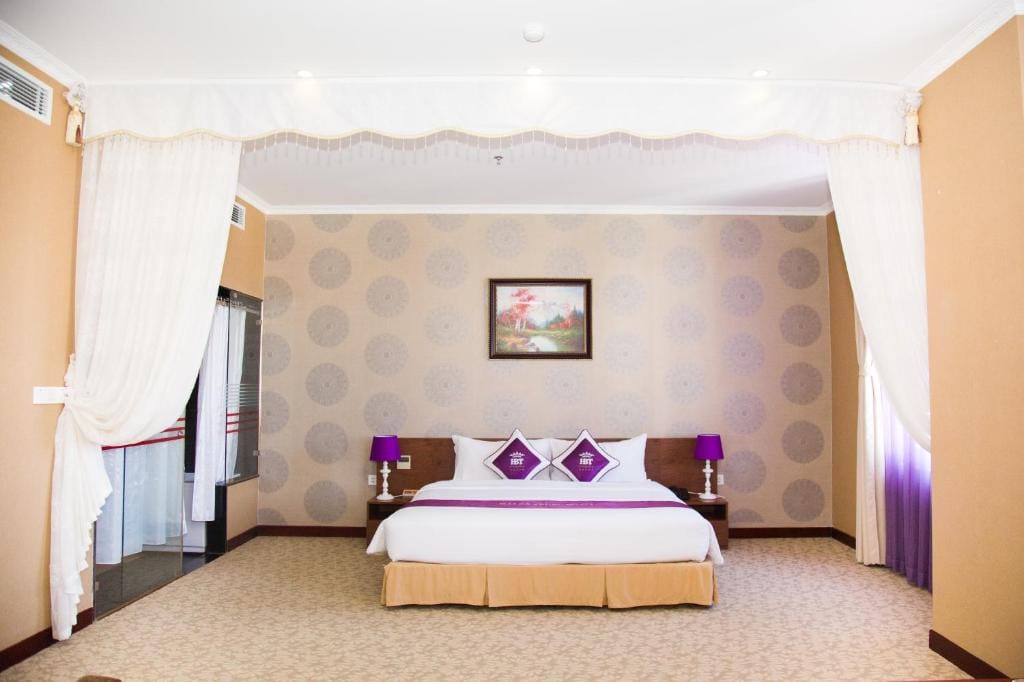 Hai Ba Trung Hotel & Spa — 2