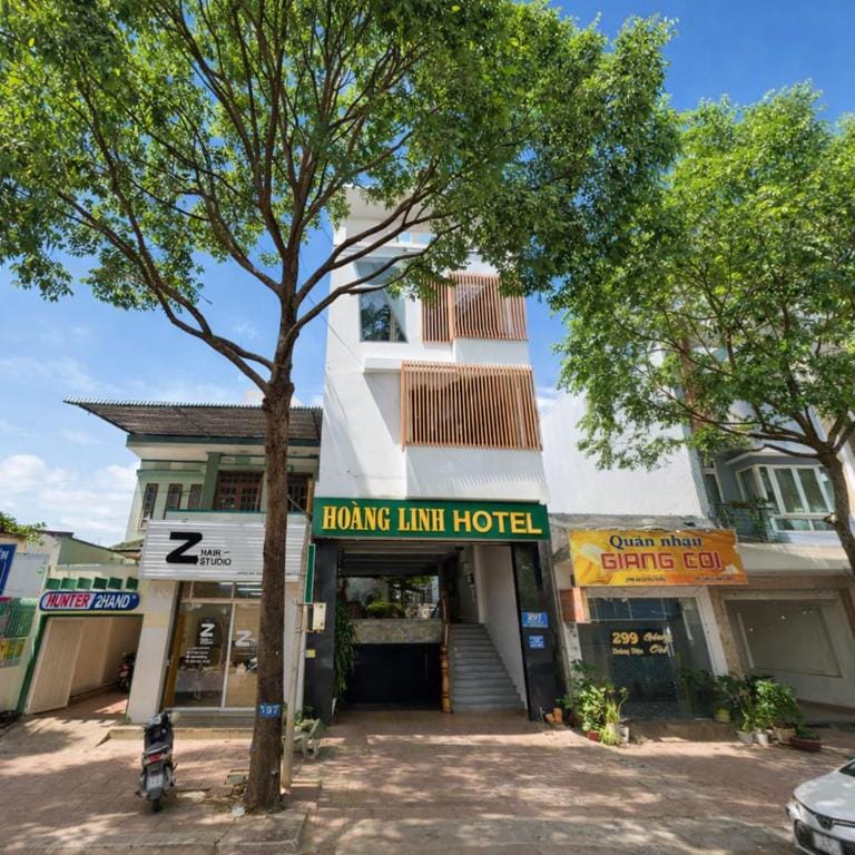 Hoàng Linh Hotel — 1
