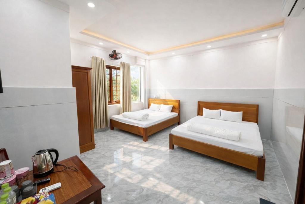 Hoàng Linh Hotel — 3