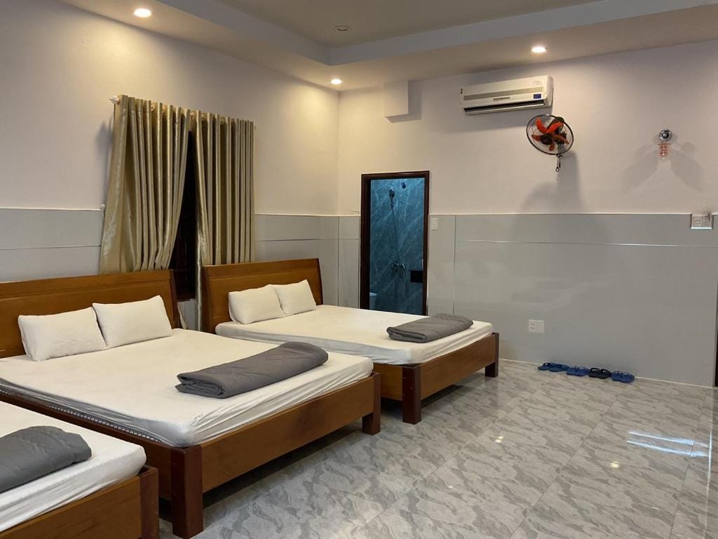 Hoàng Linh Hotel — 5