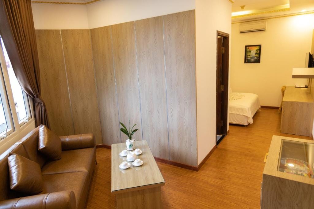 Hoang Loc Hotel — 2