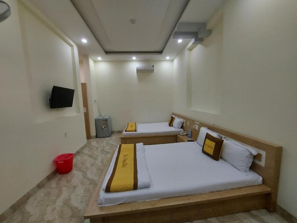 Hung Vuong Hotel — 4