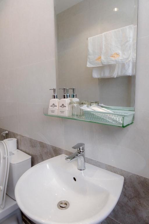 Lộc Sơn Hotel — 3