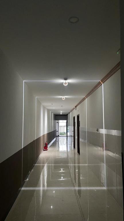 Khách Sạn Phượng Vĩ — 1