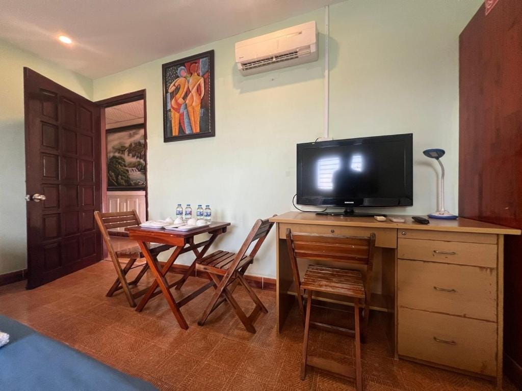 Kim Long Hotel — 4