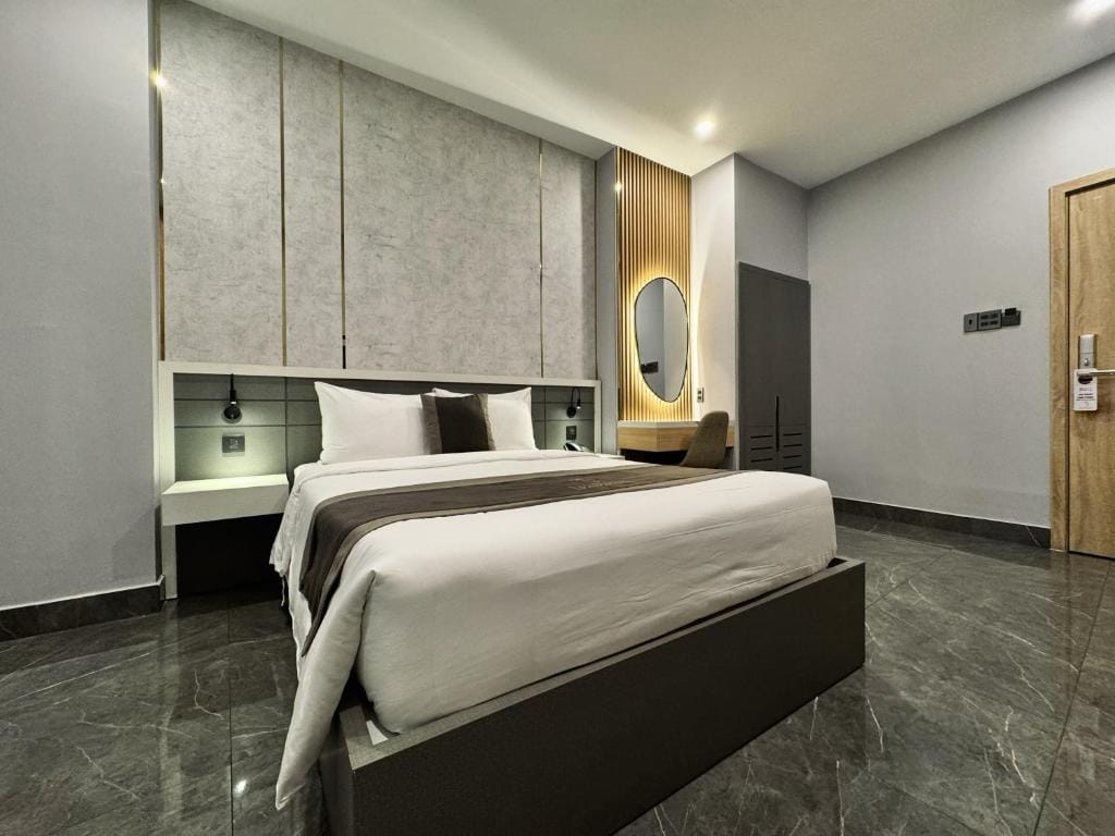 LION 9 HOTEL — 4
