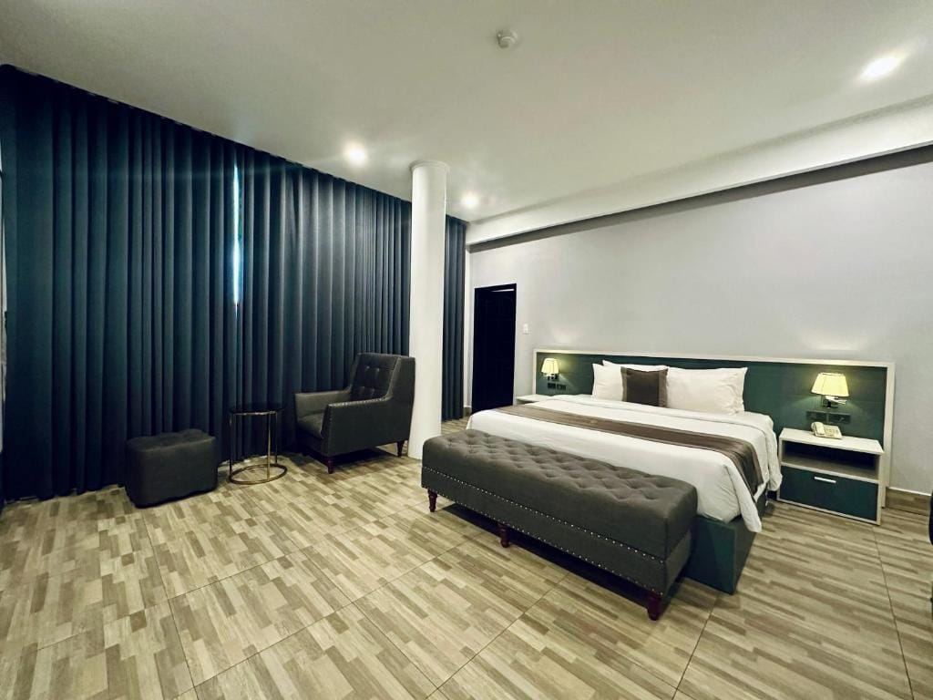 LION HOTEL — 2