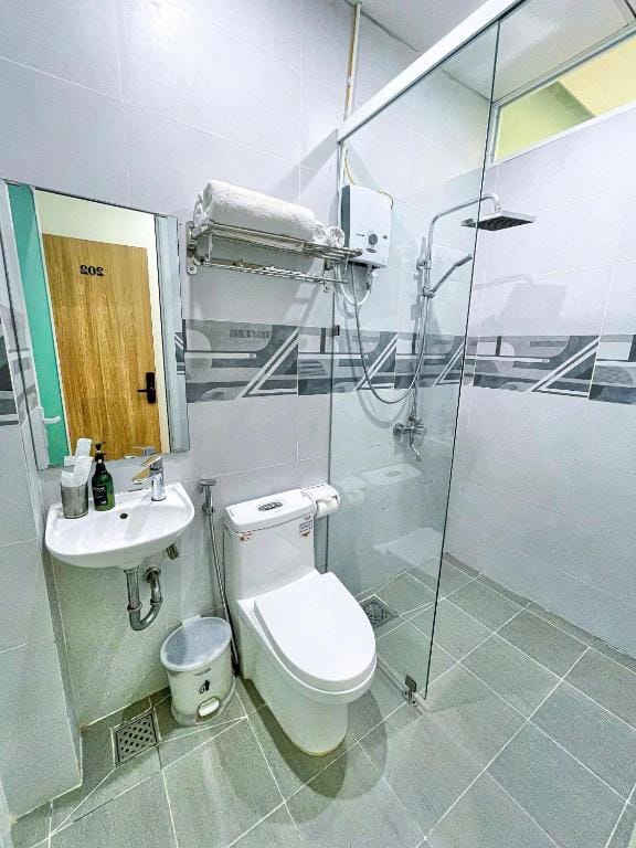 MIDMOST C22 Apartment — 3