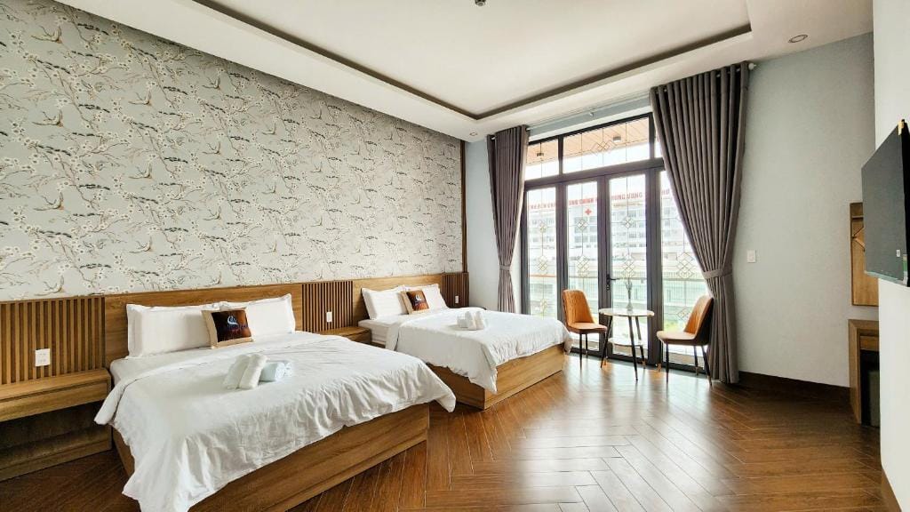 Trung Đông Hotel — 2