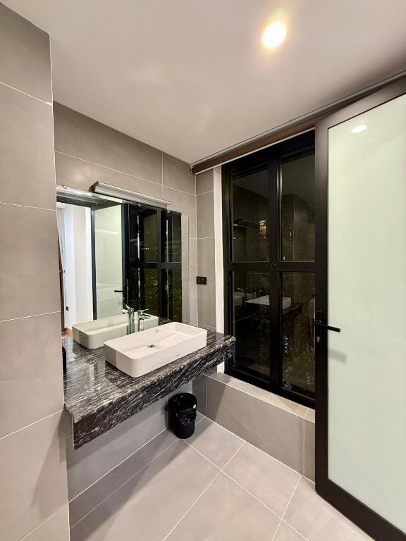 Bảo Ngọc Diamond Hotel 2 — 3