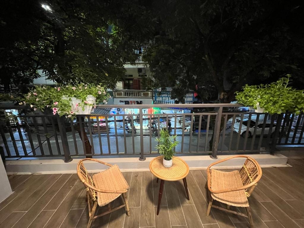 Cao Bằng Xưa và Nay House - Motorbike Rentals — 2