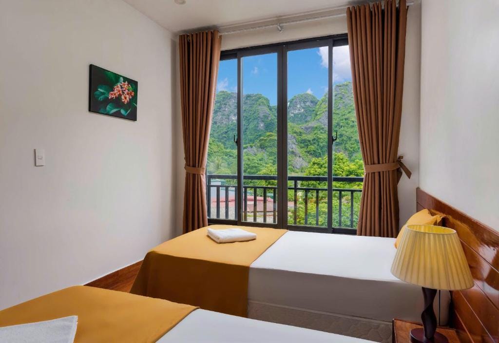 Catba Backpackers - Sea Vibe Pool Bar & Bungalow — 2