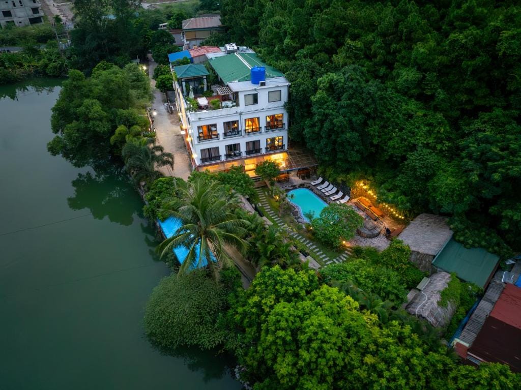 Catba Backpackers - Sea Vibe Pool Bar & Bungalow — 4