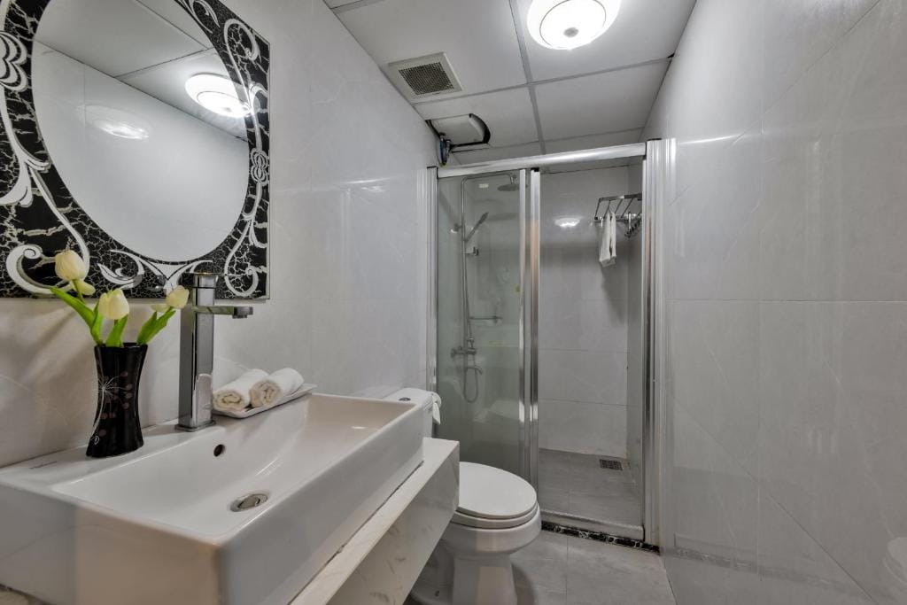 Catba Central Hotel 2 — 4
