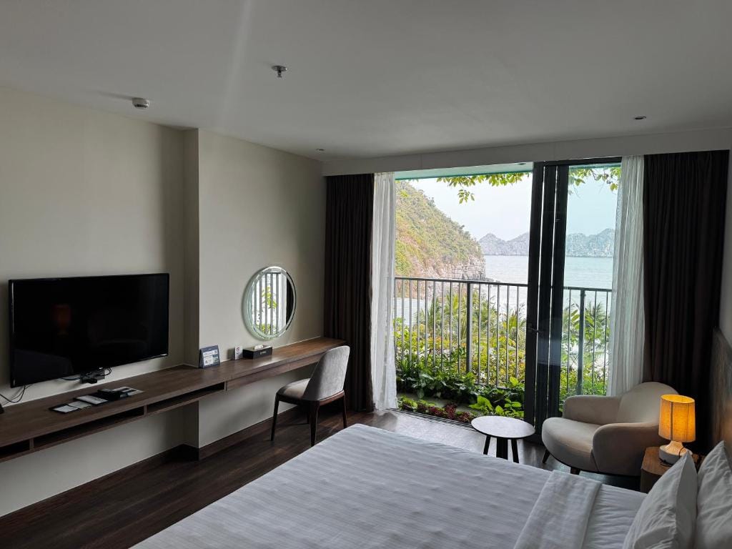 SeaView Apartment with Super-King-bed and Bathtube in Flamingo CatBa Beach Resort — 5