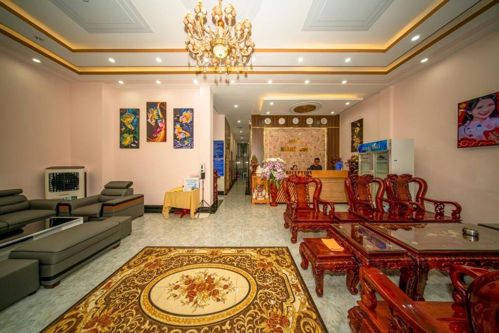 KHÁCH SẠN HOÀNG SƠN — 3