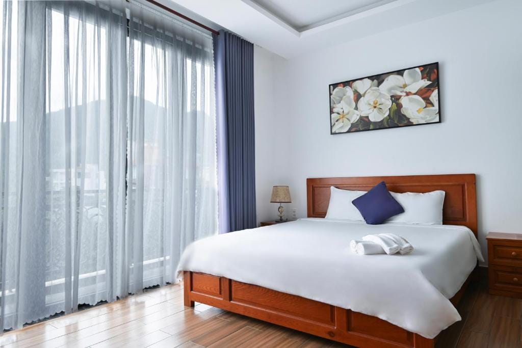Kim Ngân Hotel — 1