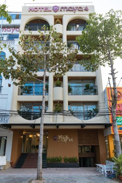 Maya Hotel 4 — 1