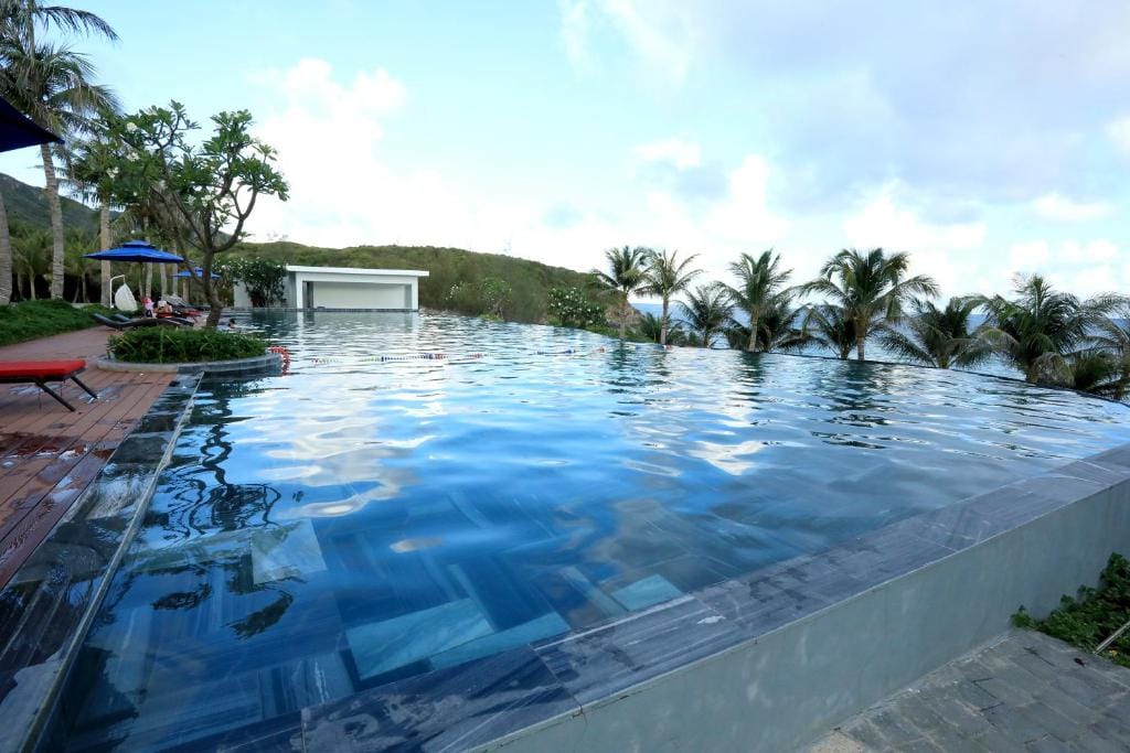 Orson Hotel & Resort Private Beach Con Dao - Snorkeling Turtle Release Tour — 2