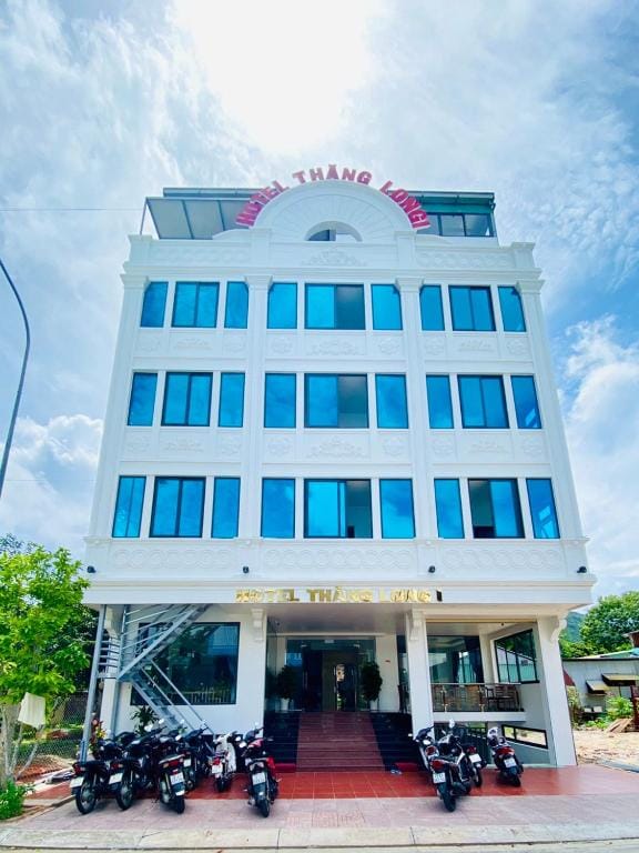 Thăng Long Hotel — 1