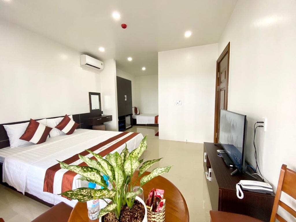 Thăng Long Hotel — 4