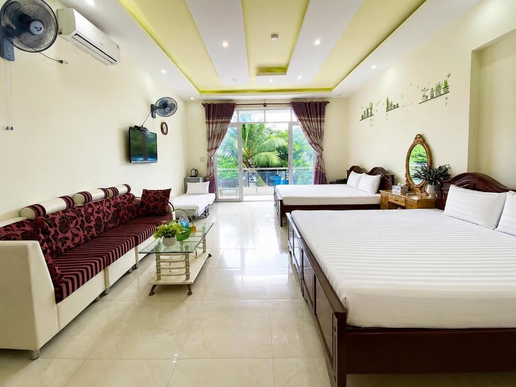 The Red Hotel Côn Đảo — 1