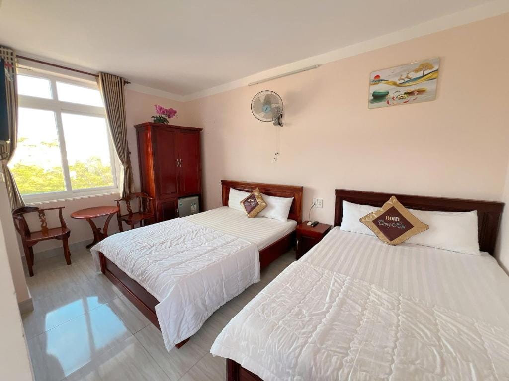 Trung Hậu Hotel — 5