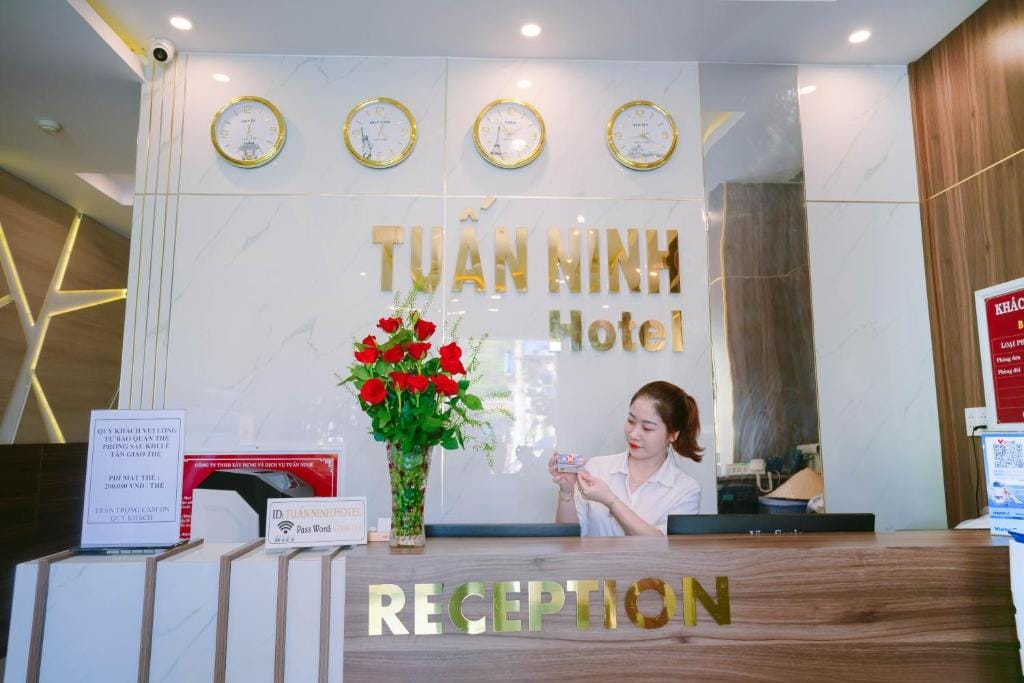 Tuấn Ninh Hotel I — 3
