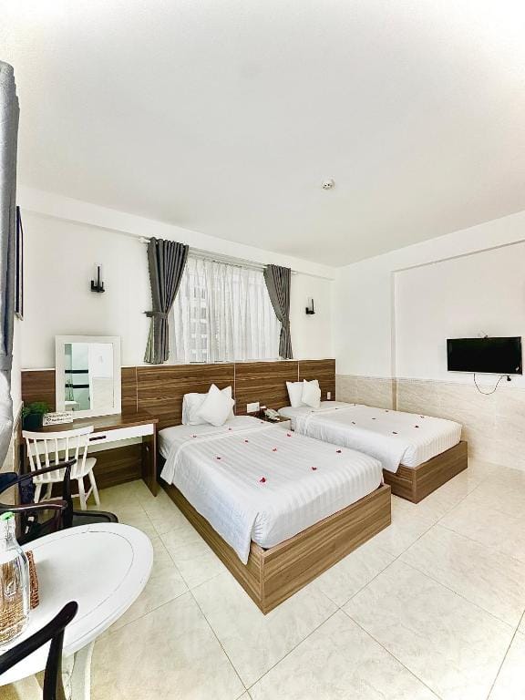 Tuấn Ninh Hotel I — 4