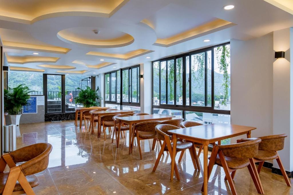 Tuấn Ninh Hotel II — 3