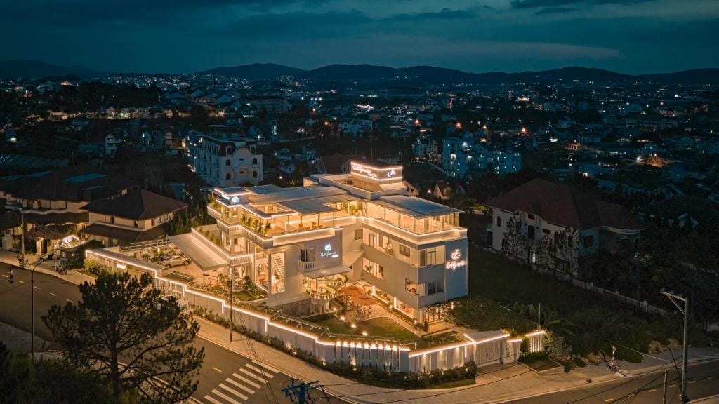 California Hotel — 1