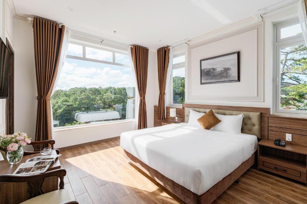 PINE VIEW Hotel Dalat — 1