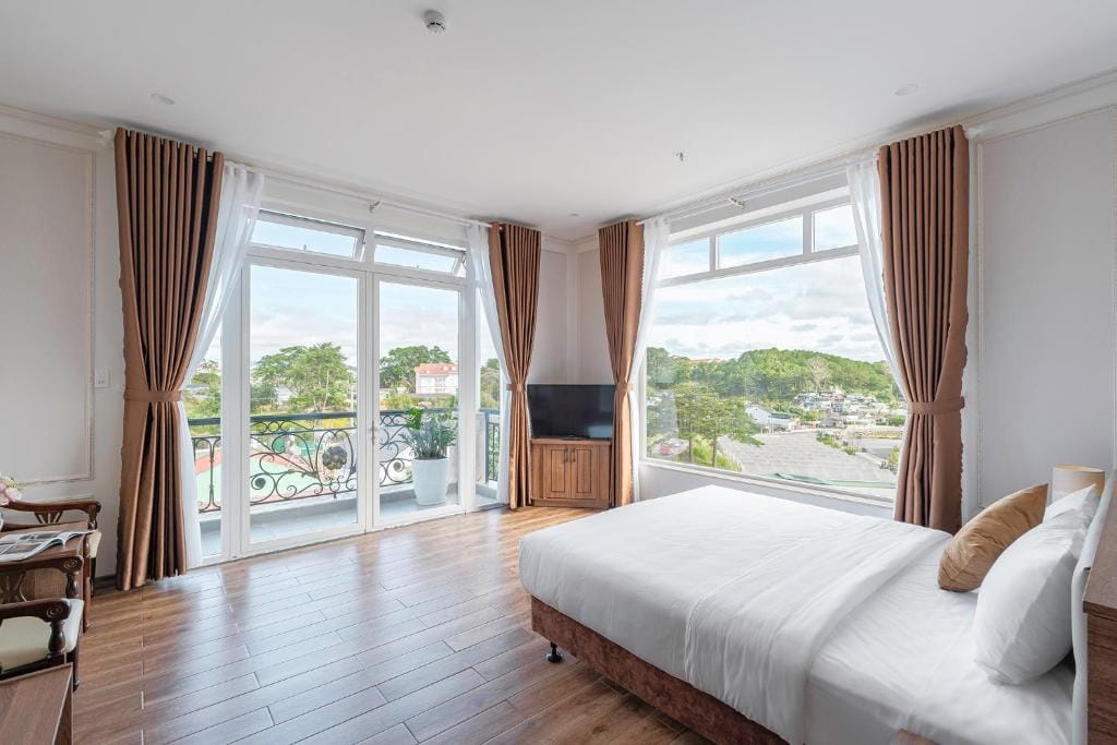 PINE VIEW Hotel Dalat — 3