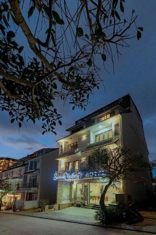 Sunrise Valley Dalat Hotel — 2