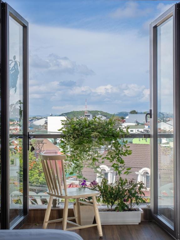 Tasme Dalat Signature — 1