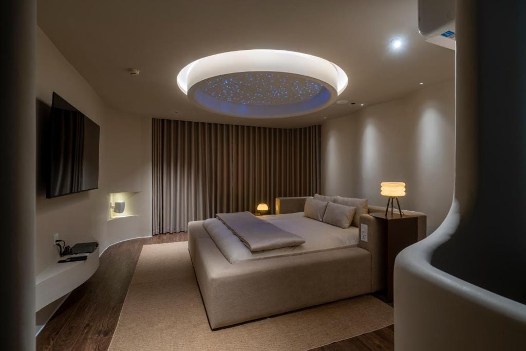 AVA Senses Hotel Hồ Nghinh - Mỹ Khê Beach by AVA LAND — 1