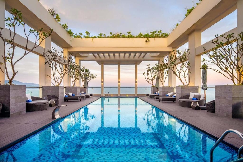 Paris Deli Danang Beach Hotel — 1
