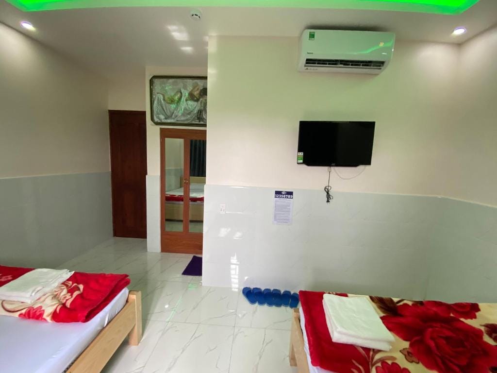 Hoang Anh Hotel — 4
