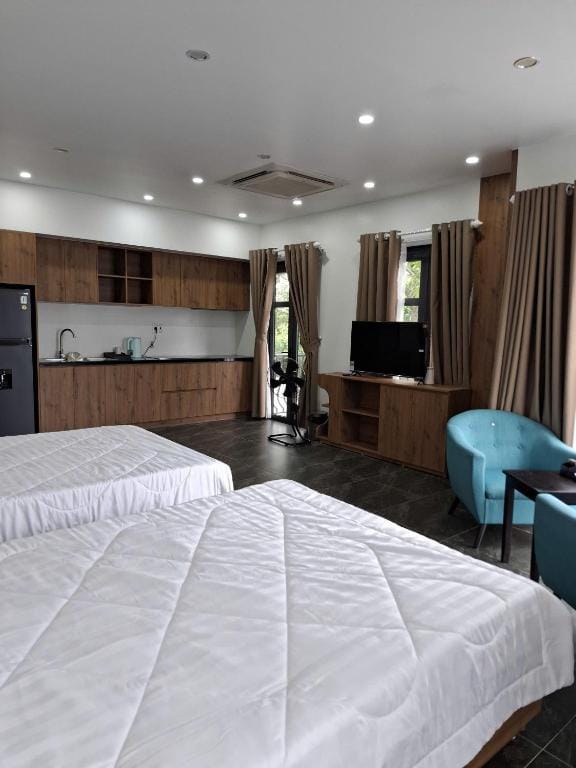 1971 Hotel — 2