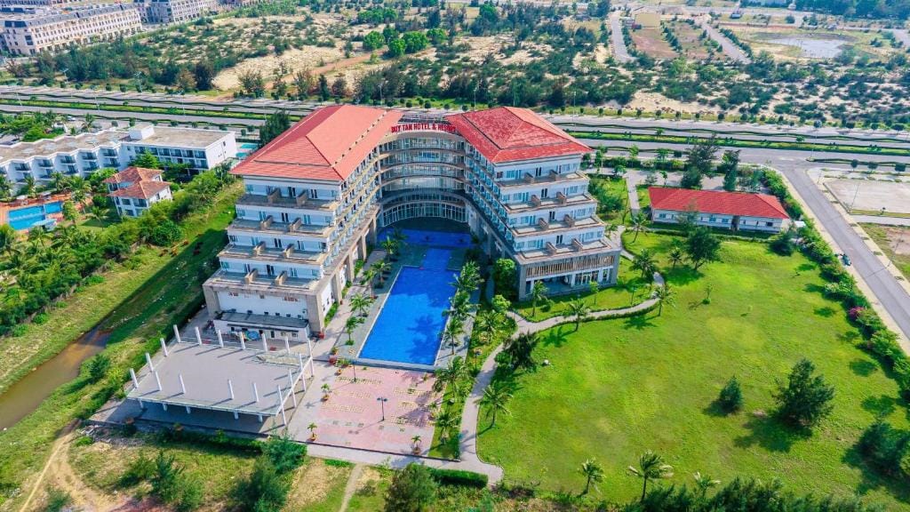 Duy Tân Quảng Bình Hotel & Resort — 1