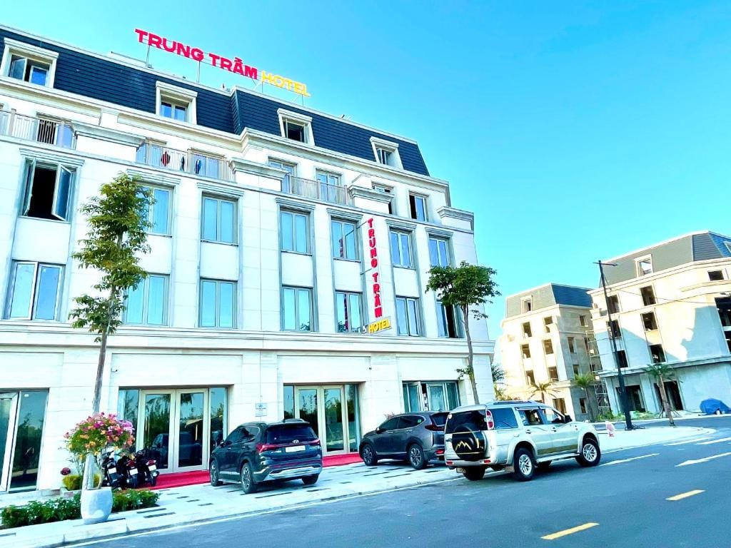 Khách sạn Trung Trầm — 1