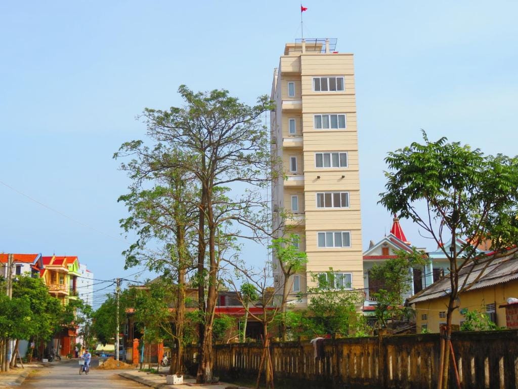 Nam Long Plus Hotel — 1