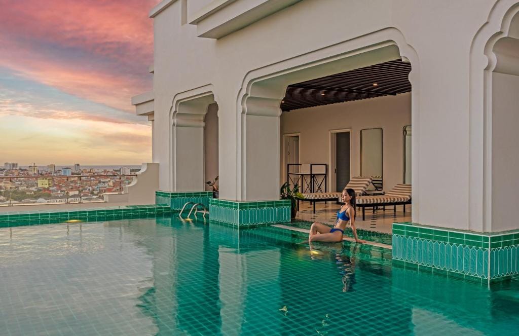 Rex Quang Binh Hotel — 2