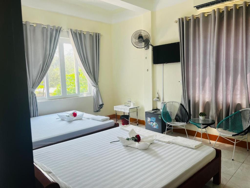 View Nhat Le Beach Hotel — 1
