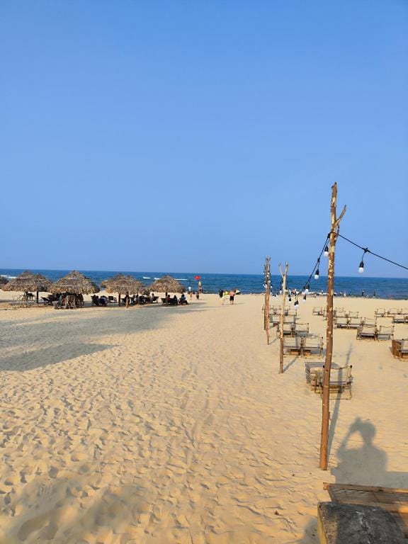 View Nhat Le Beach Hotel — 3