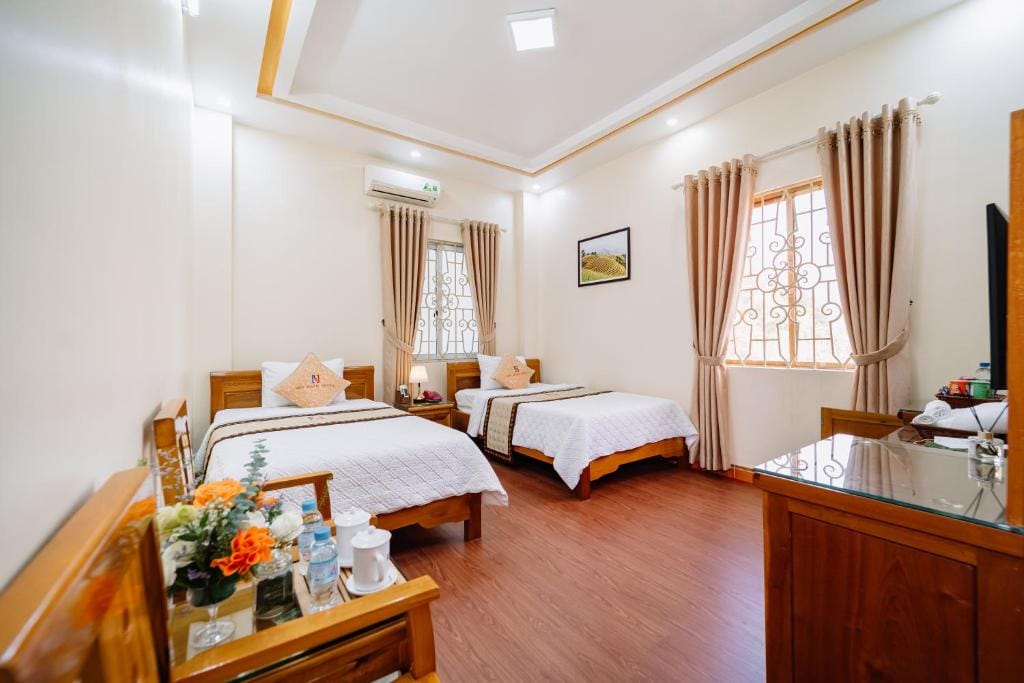 Huy Hoan Hotel — 1